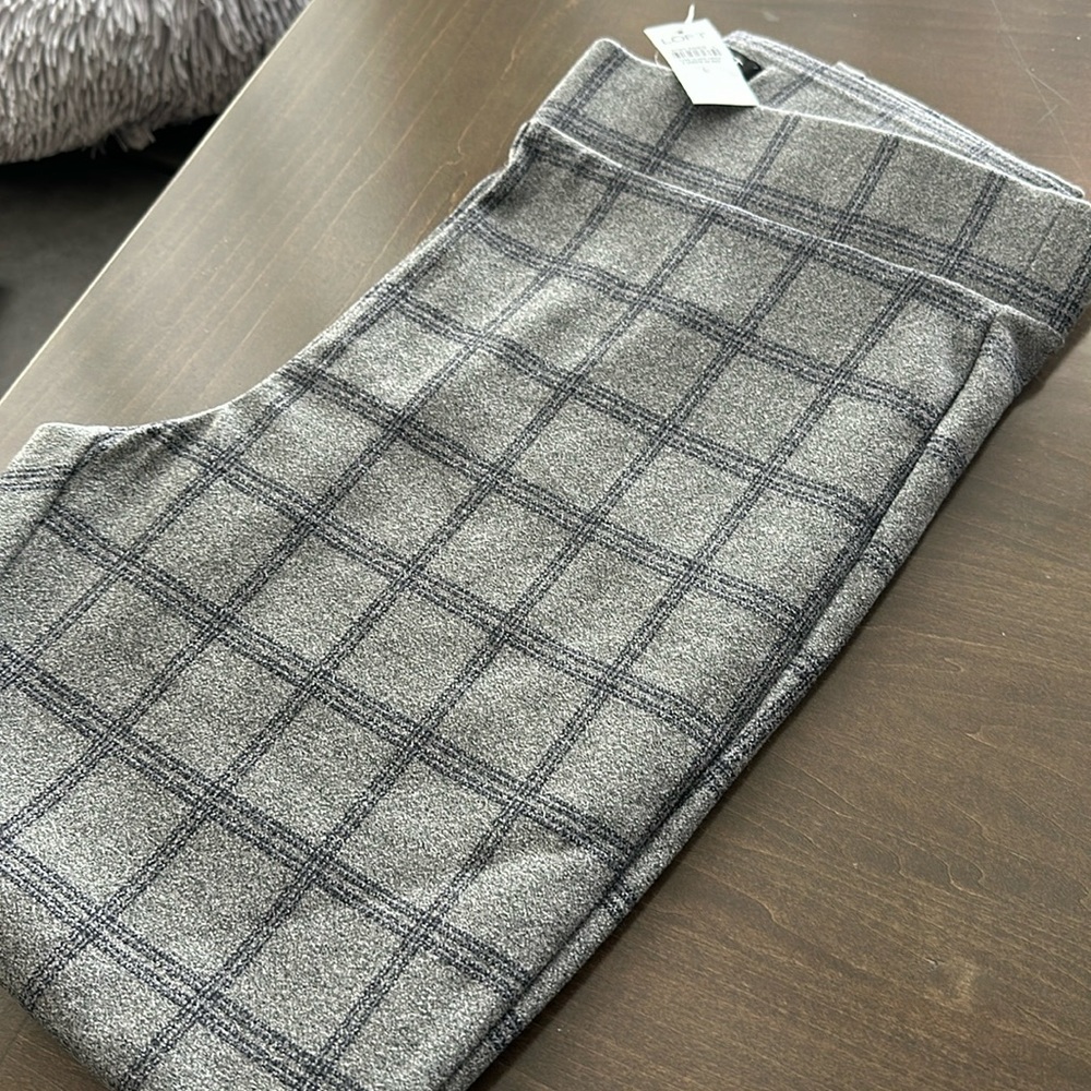 New with tags LOFT leggings.